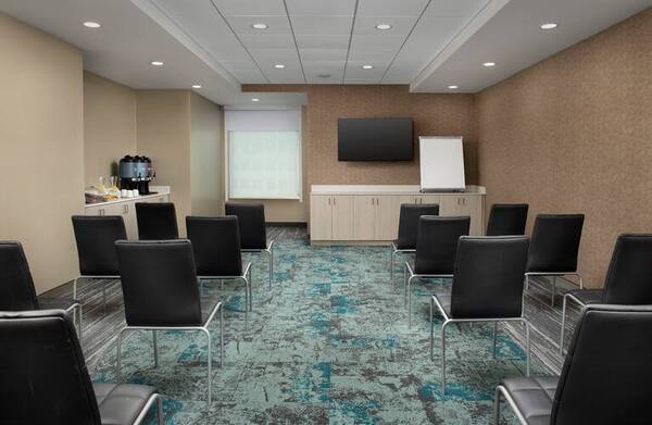 Home2 | Tru by Hilton Miami Airport Blue Lagoon