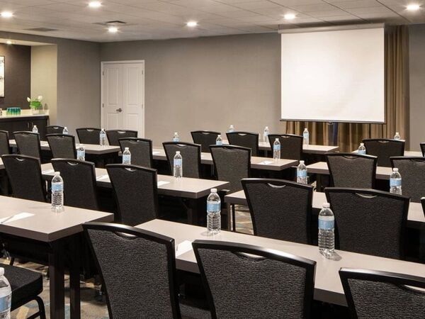 Sonesta ES Fairfax Fair Lakes