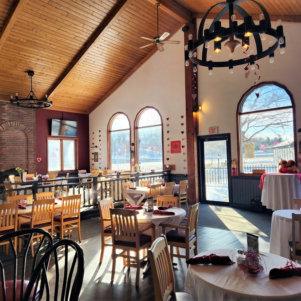 Jolly Roger Inn & Resort