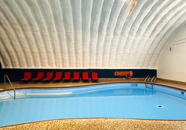 Jolly Roger Inn & Resort