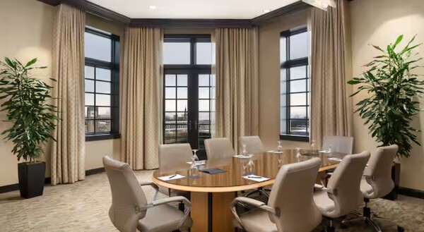 Hilton Orrington/Evanston