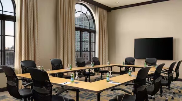 Hilton Orrington/Evanston