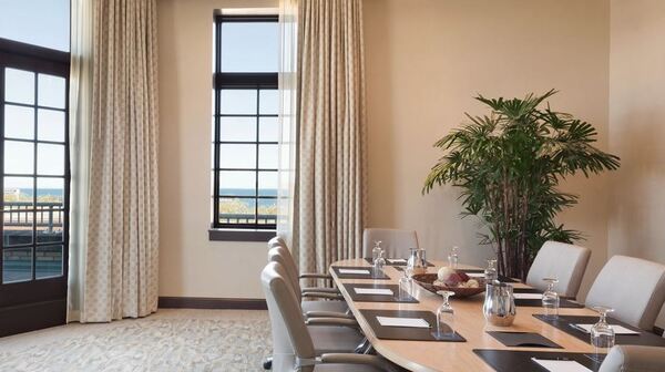 Hilton Orrington/Evanston