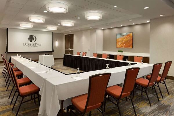 DoubleTree by Hilton Hotel Hartford - Bradley Airport