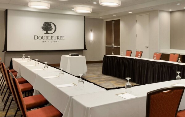 DoubleTree by Hilton Hotel Hartford - Bradley Airport