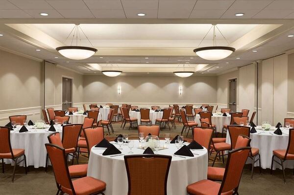 DoubleTree by Hilton Hotel Hartford - Bradley Airport