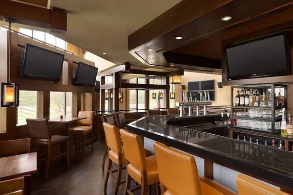 DoubleTree by Hilton Hotel Hartford - Bradley Airport