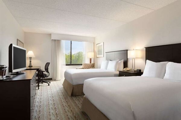 DoubleTree by Hilton Hotel Hartford - Bradley Airport
