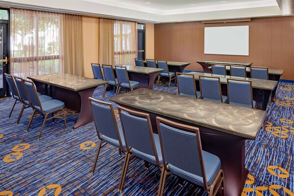 Courtyard Oakland Airport