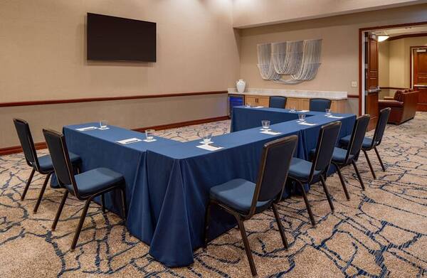 Hilton San Antonio Hill Country Hotel & Spa