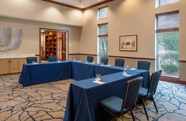 Hilton San Antonio Hill Country Hotel & Spa