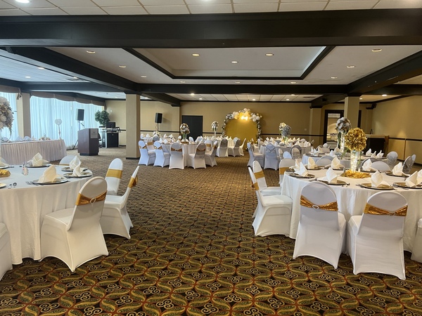 Whispering Woods Hotel and Conference Center