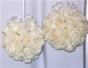 Lynn's Wedding Services - Florals /Decorations