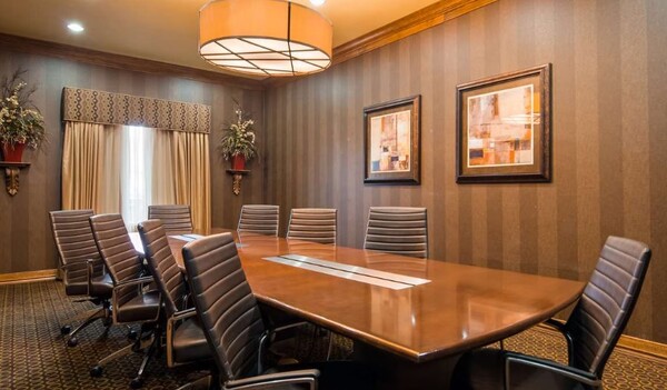 Best Western Plus - Christopher Inn & Suites