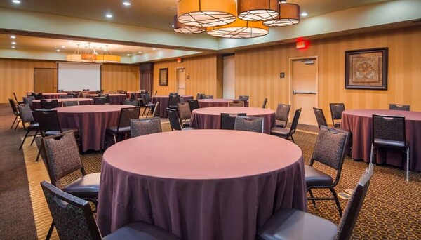 Best Western Plus - Christopher Inn & Suites