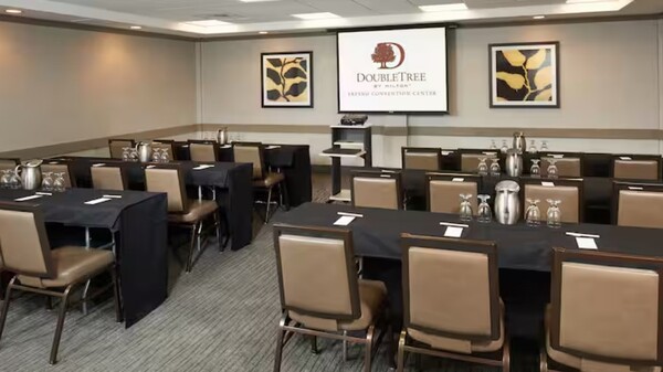 DoubleTree by Hilton Hotel Fresno Convention Center