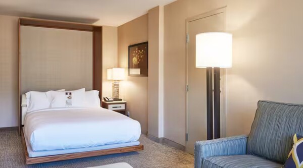 DoubleTree by Hilton Hotel Fresno Convention Center