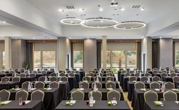 DoubleTree by Hilton Pomona