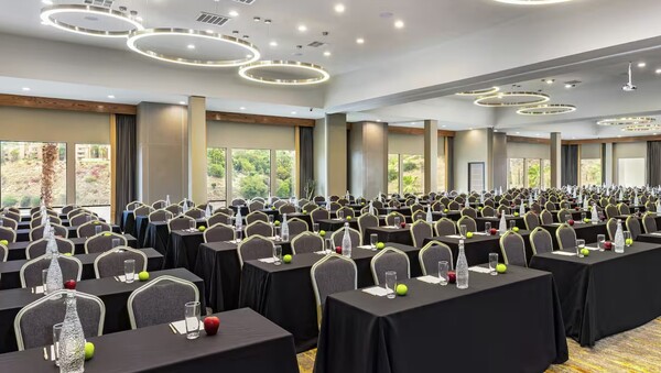 DoubleTree by Hilton Pomona