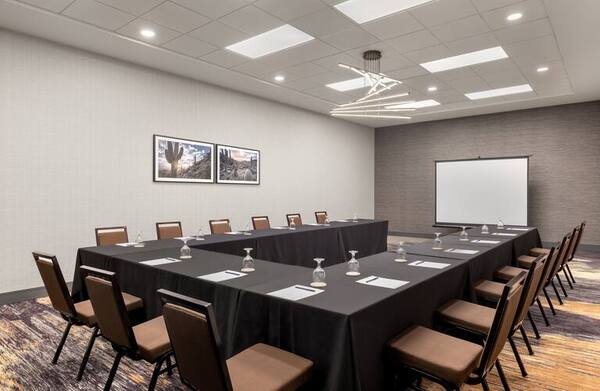 Doubletree by Hilton Phoenix Midtown