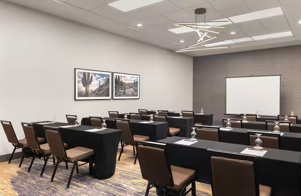 Doubletree by Hilton Phoenix Midtown