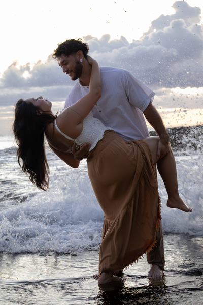 Makamae Moments, LLC