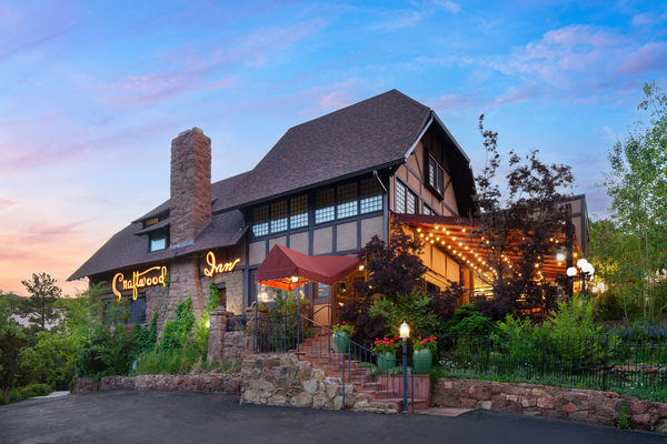 Craftwood Peak by Wedgewood Weddings