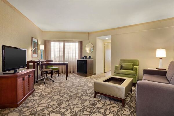Embassy Suites San Antonio - International Airport