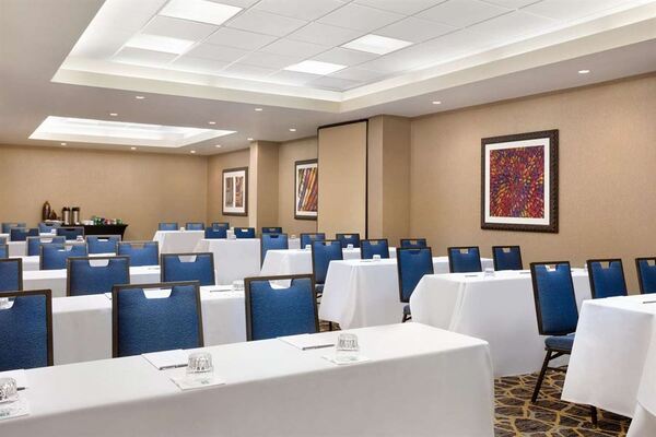 Embassy Suites San Antonio - International Airport