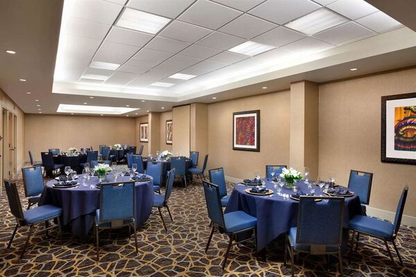 Embassy Suites San Antonio - International Airport