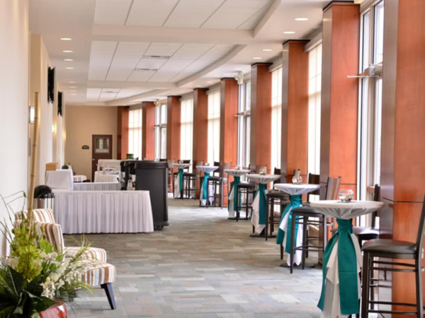 Holiday Inn Madison At The American Center