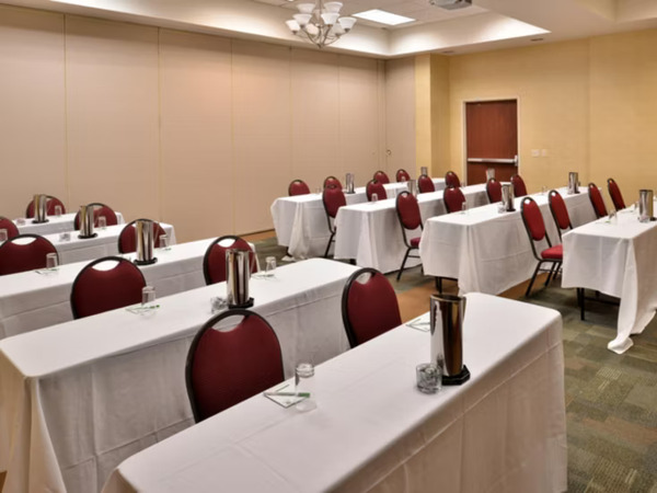 Holiday Inn Madison At The American Center