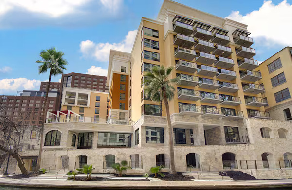 Hampton Inn & Suites/Home2 Suites Riverwalk