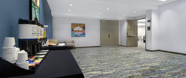 Hampton Inn & Suites/Home2 Suites Riverwalk