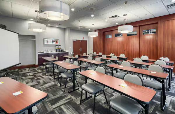 Hampton Inn Louisville-Northeast