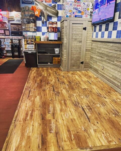 Lucky Oyster Seafood Grill