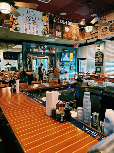 Lucky Oyster Seafood Grill