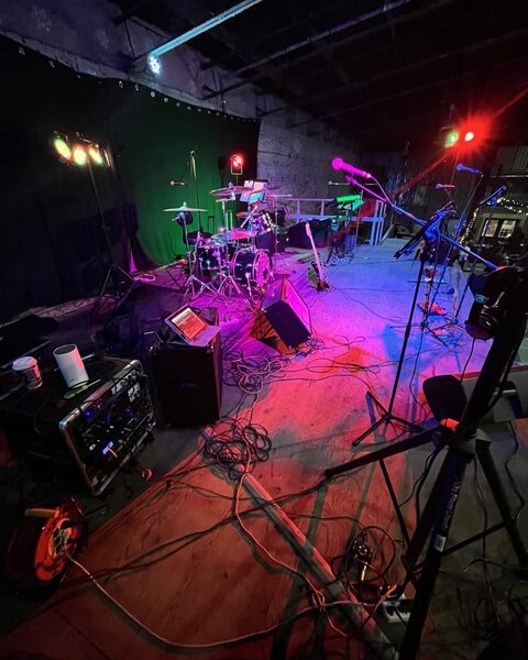 EVOLUTION BAND & DJ ENTERTAINMENT