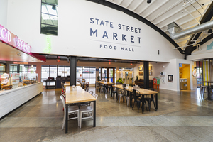 Indoor area with lounge