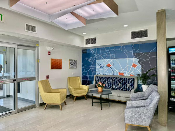 Holiday Inn Express & Suites Topeka North