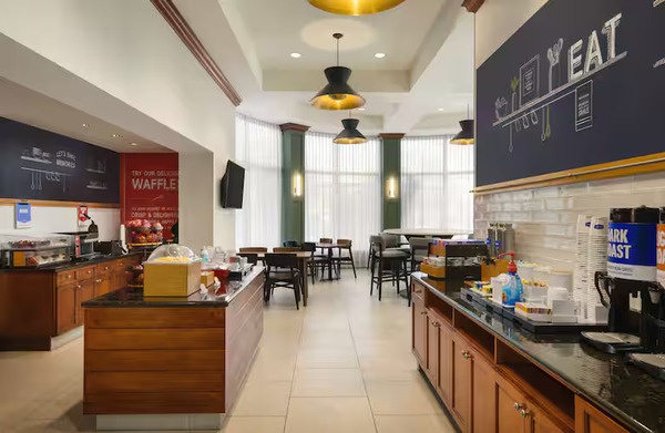 Hampton Inn & Suites by Hilton Greenville Downtown Riverplace