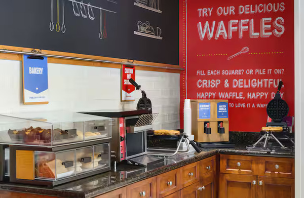 Hampton Inn & Suites by Hilton Greenville Downtown Riverplace