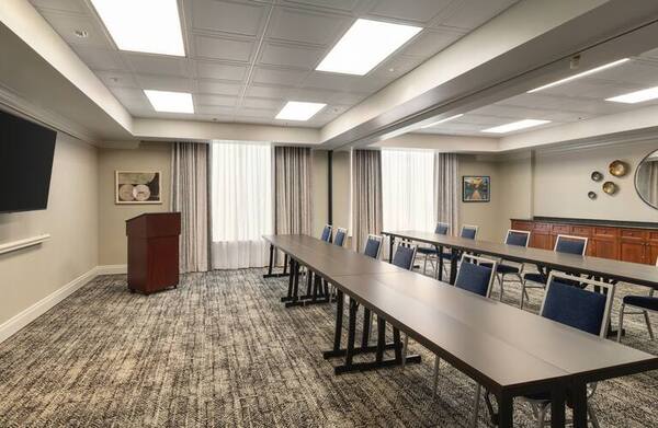 Hampton Inn & Suites by Hilton Greenville Downtown Riverplace