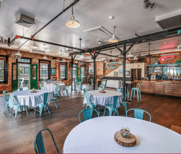 Lucy's Retired Surfers Bar & Restaurant