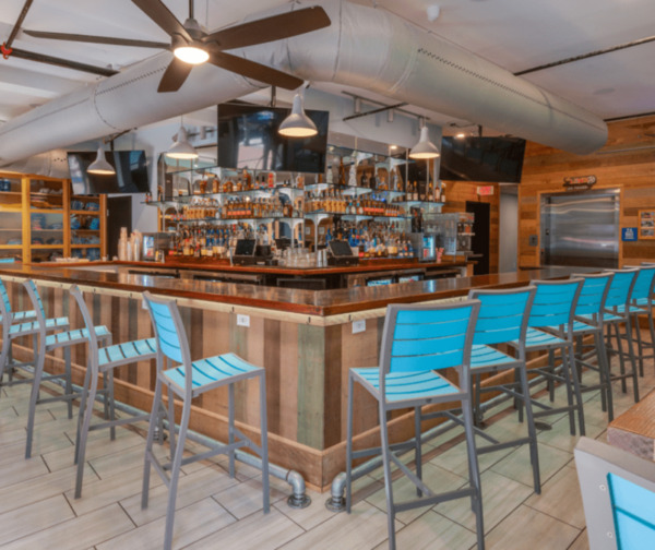 Lucy's Retired Surfers Bar & Restaurant