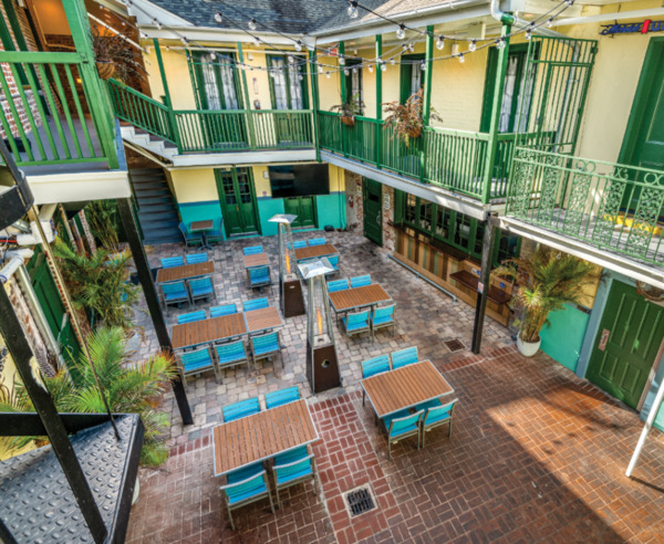 Lucy's Retired Surfers Bar & Restaurant