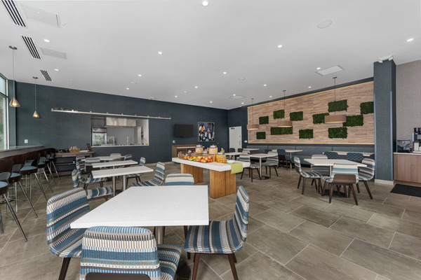 Element Hampton Peninsula Town Center