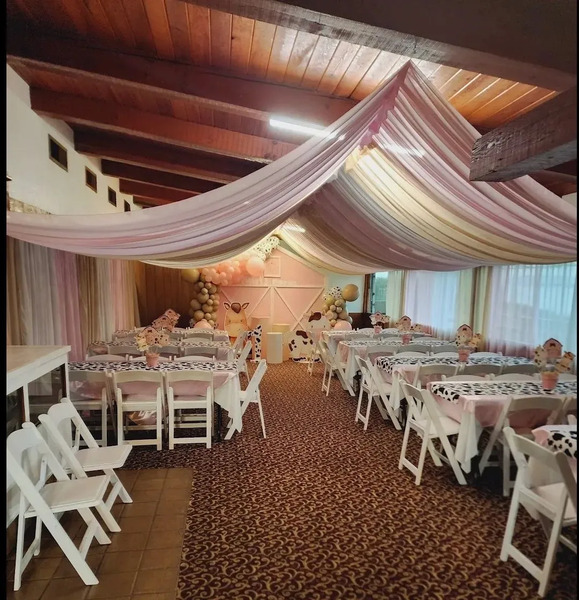 Four Fools Winery and Lone Tree Lodge