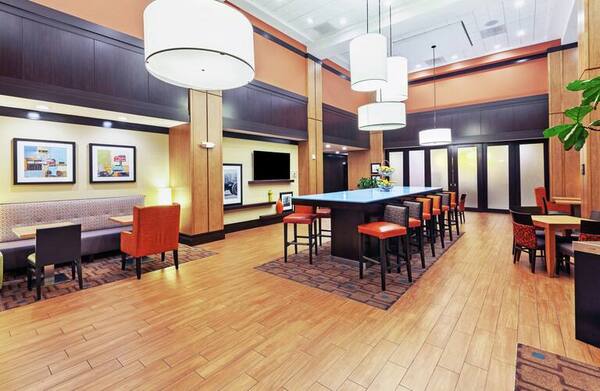Hampton Inn & Suites Houston North IAH