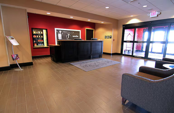 Hampton Inn & Suites Grand Forks